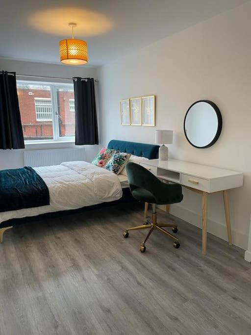 Stunning And Spacious 2Bed Flat In Central Woking Kültér fotó
